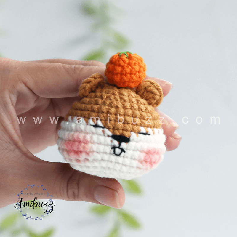 Amigurumi Squirrel - Free Crochet pattern by AmiBuzz