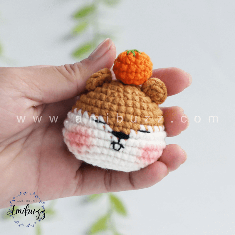 Amigurumi Squirrel - Free Crochet pattern by AmiBuzz