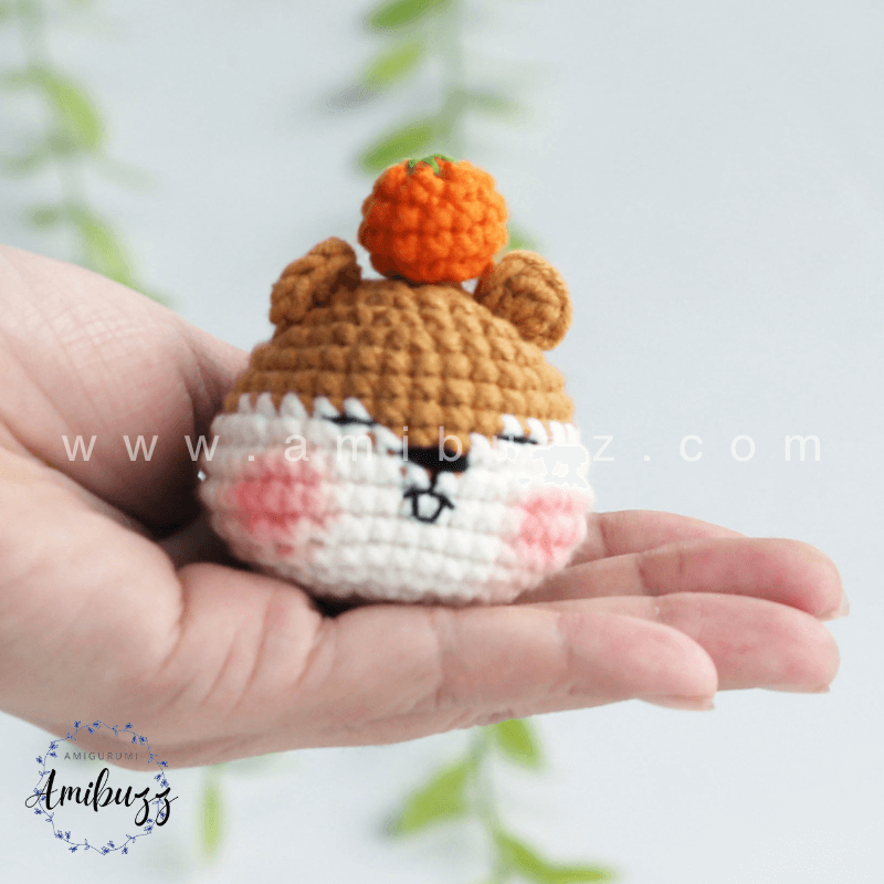 Amigurumi Squirrel - Free Crochet pattern by AmiBuzz