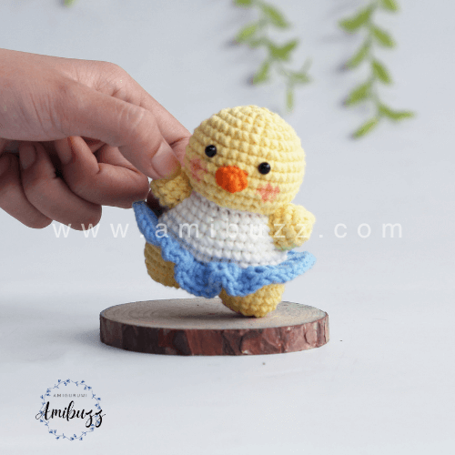 Cute Chicken with Dress Amigurumi – Free Pattern for Beginners