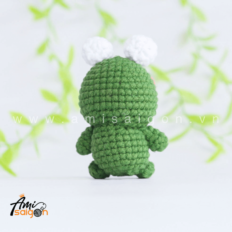 Móc khóa ếch con  trái tim bằng len amigurumi - Chart móc miễn phí AmiSaigon (Ảnh: @amisaigonvn)