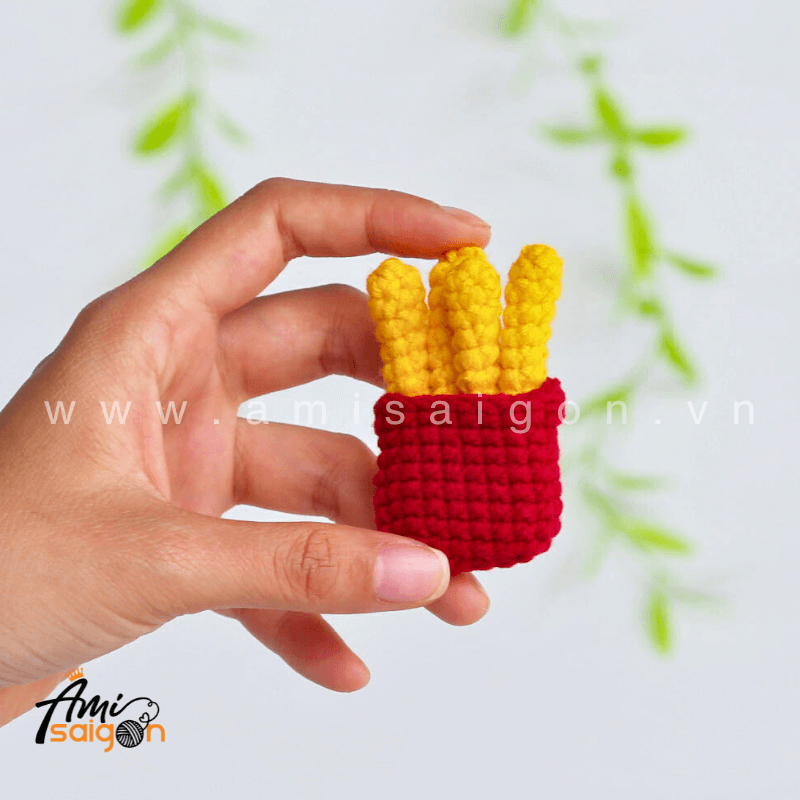 Amigurumi French Fries Keychain - Free Crochet pattern by AmiSaigon