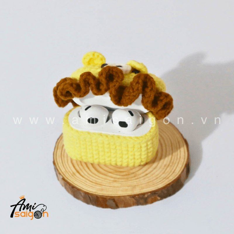 Amigurumi Lion Earphone Case - Free Crochet pattern by AmiSaigon