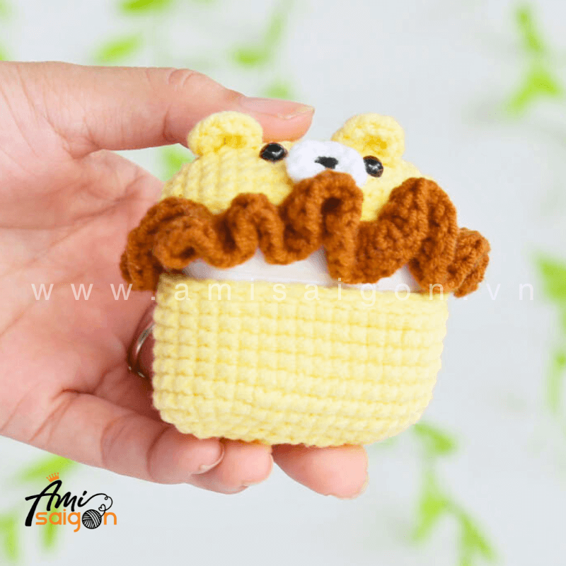 Amigurumi Lion Earphone Case - Free Crochet pattern by AmiSaigon