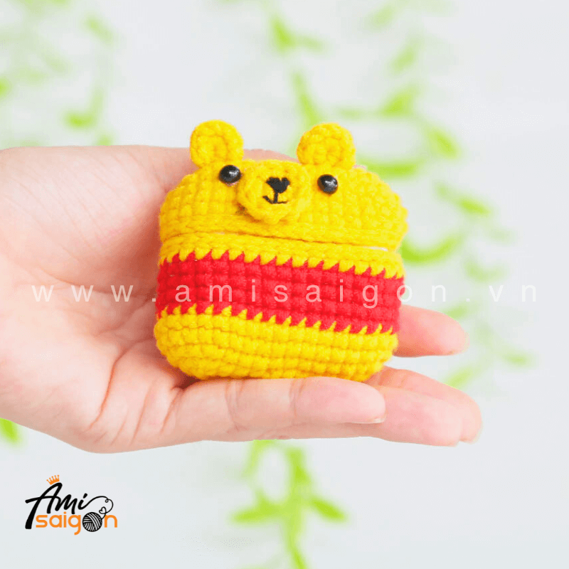 Amigurumi Pooh Earphone Case - Free Crochet pattern by AmiSaigon