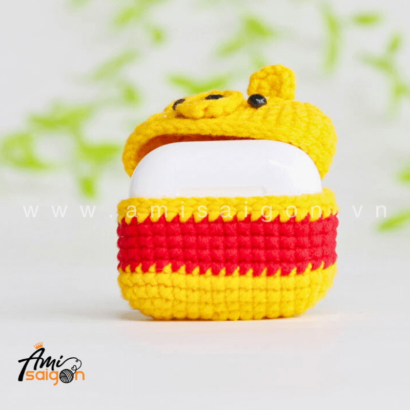 Amigurumi Pooh Earphone Case - Free Crochet pattern by AmiSaigon