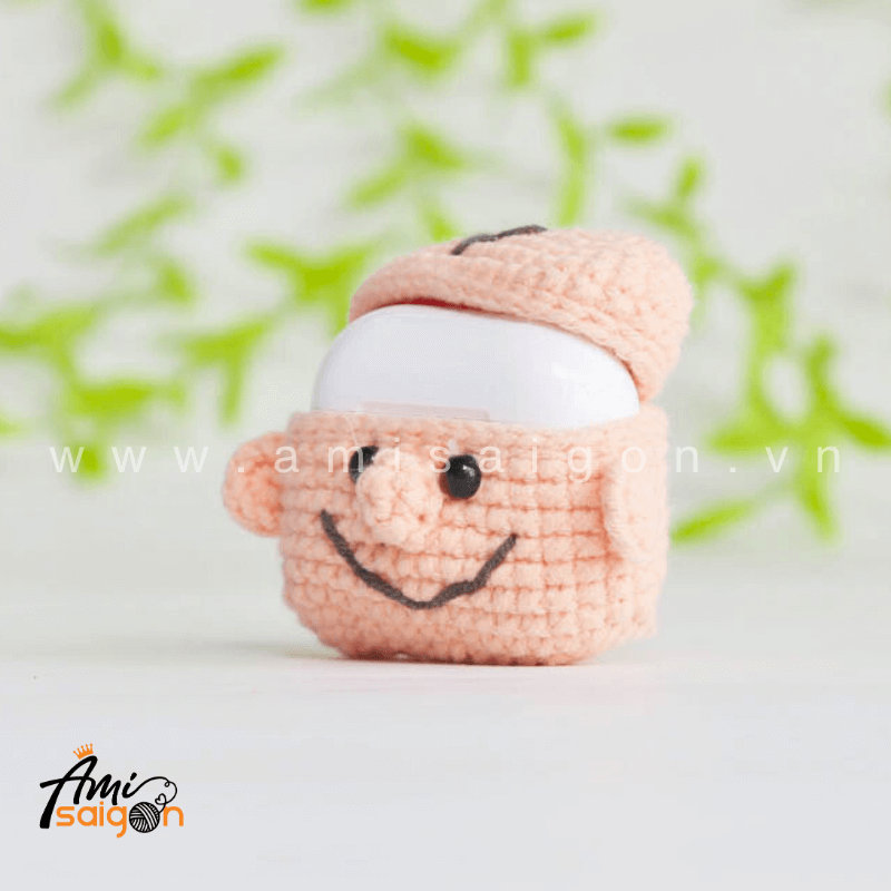 Amigurumi Baby Doll Earphone Case - Free Crochet pattern by AmiSaigon