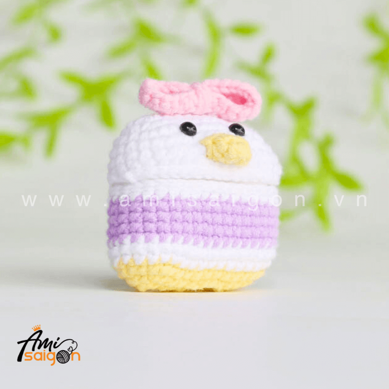 Amigurumi Daisy Duck Earphone Case - Free Crochet pattern by AmiSaigon