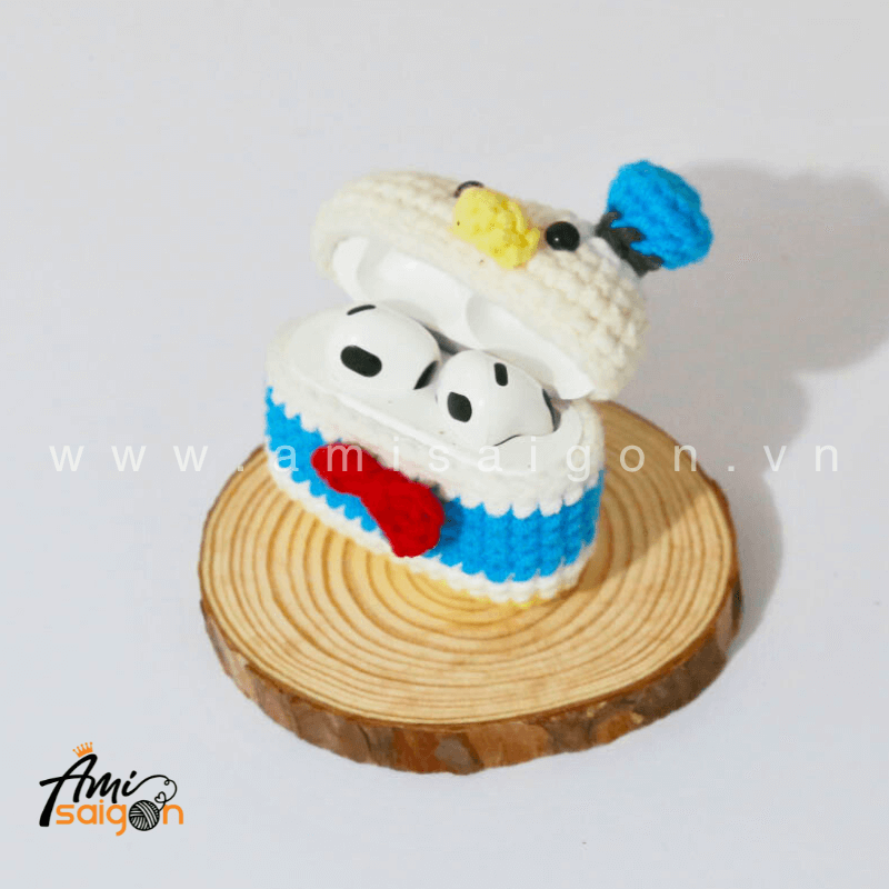 Amigurumi Donald Duck Earphone Case - Free Crochet pattern by AmiSaigon