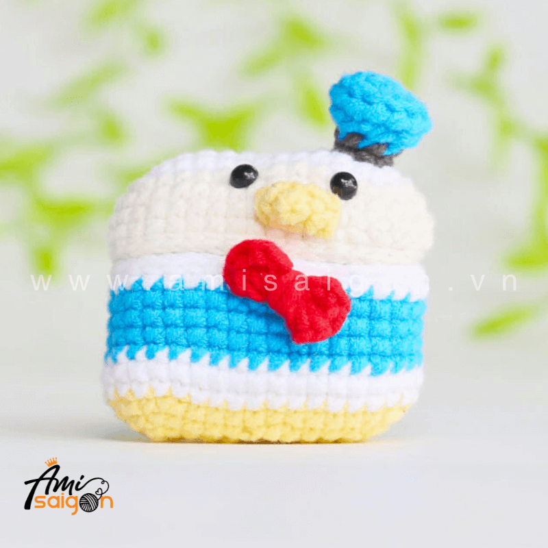 Amigurumi Donald Duck Earphone Case - Free Crochet pattern by AmiSaigon