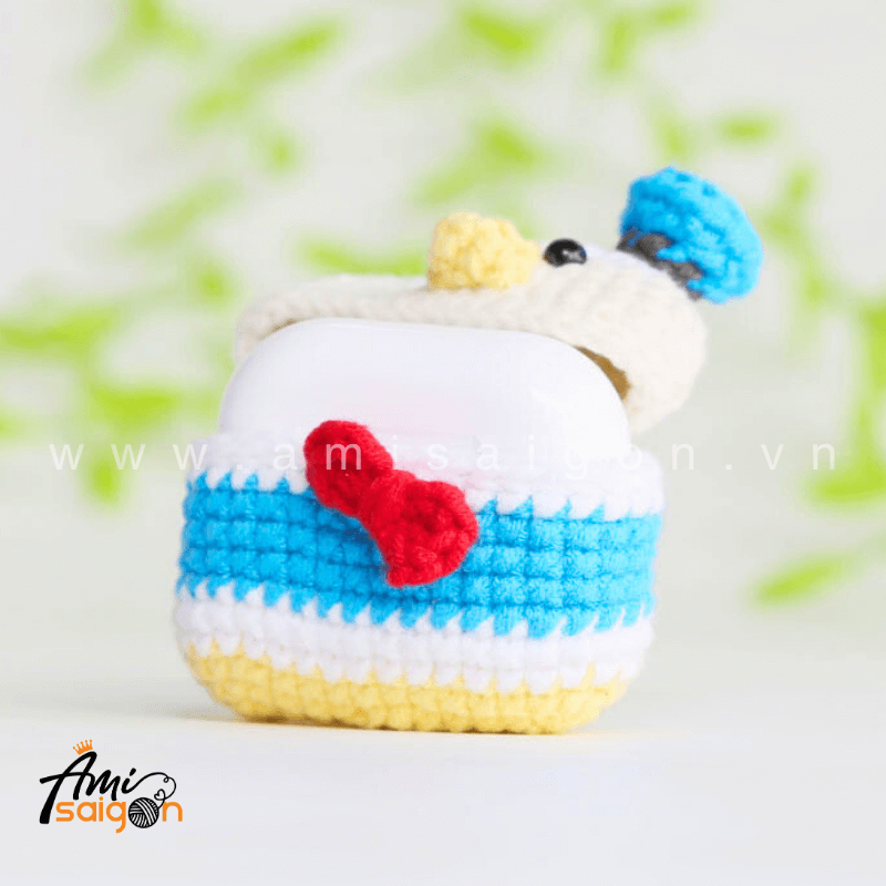 Amigurumi Donald Duck Earphone Case - Free Crochet pattern by AmiSaigon