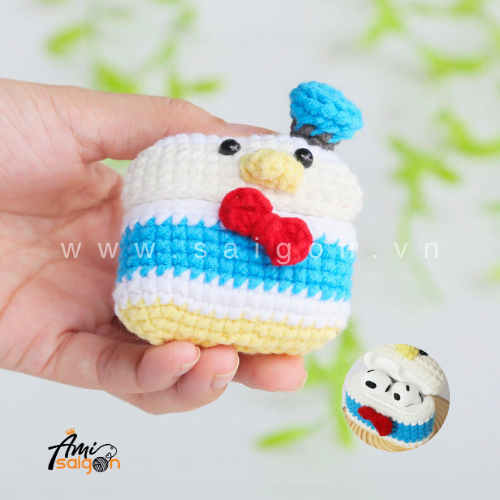 Free amigurumi Donald duck earphone case crochet pattern