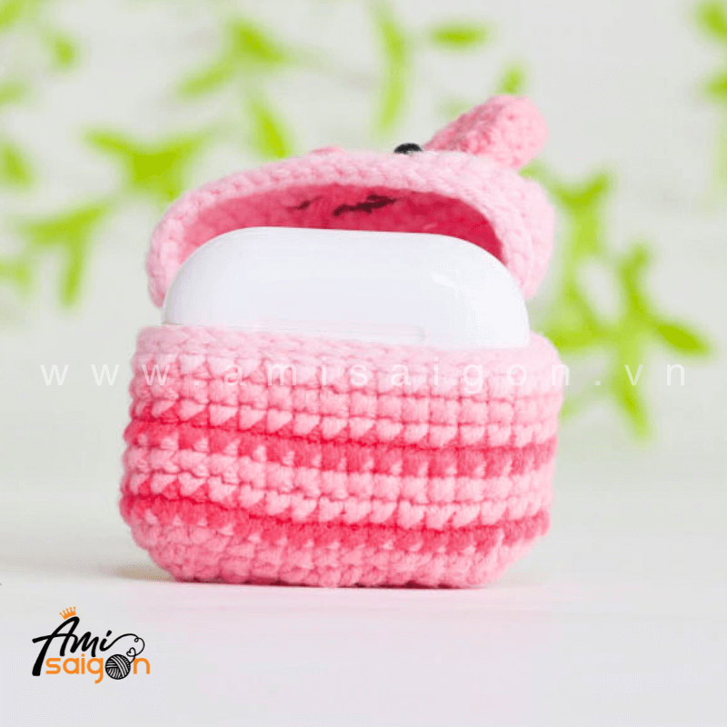 Amigurumi Piglet Earphone Case - Free Crochet pattern by AmiSaigon