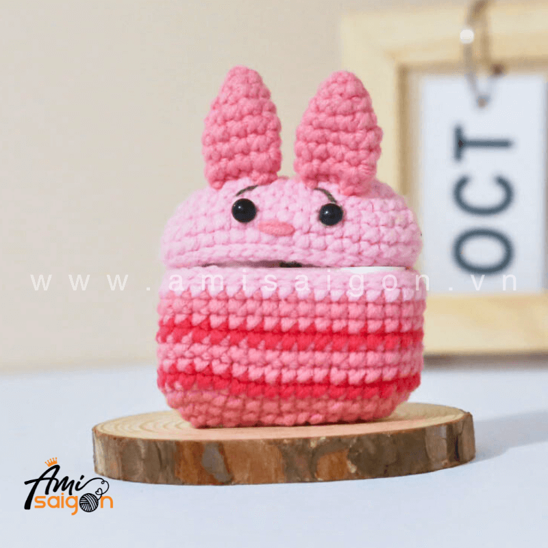 Amigurumi Piglet Earphone Case - Free Crochet pattern by AmiSaigon