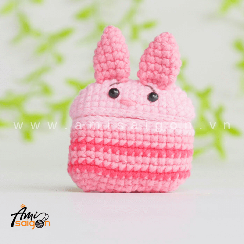 Amigurumi Piglet Earphone Case - Free Crochet pattern by AmiSaigon