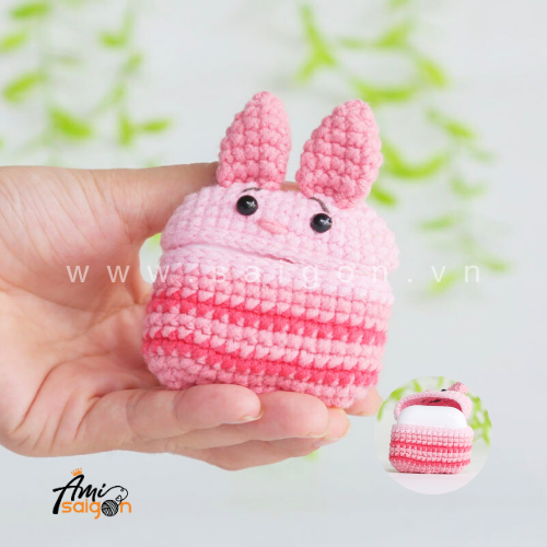 Free amigurumi Piglet duck earphone case crochet pattern