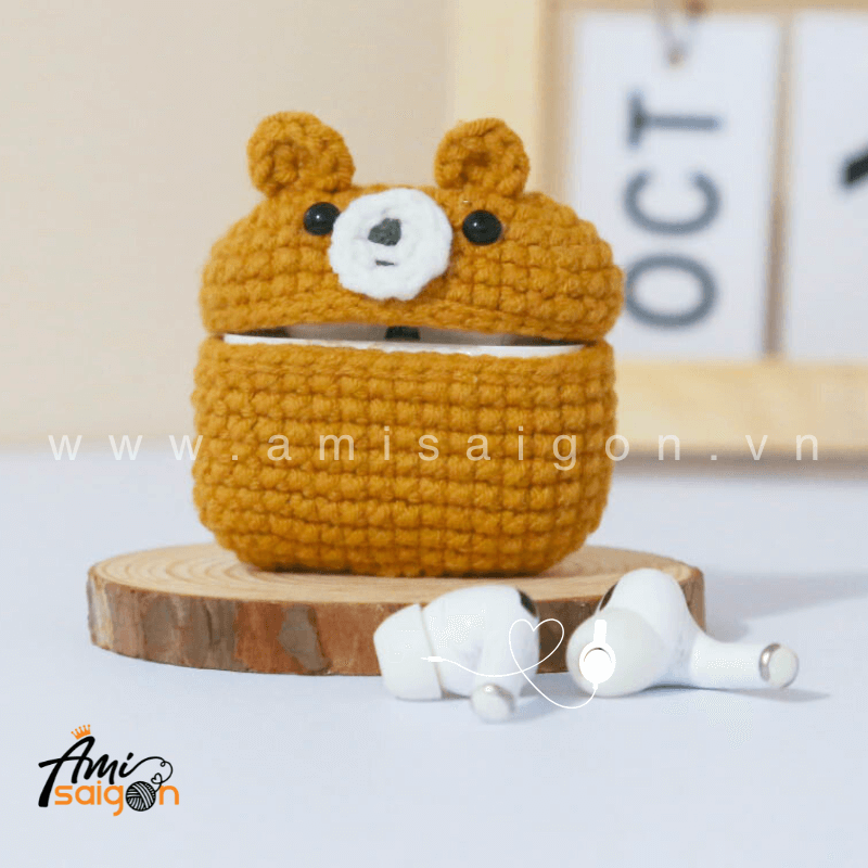 Amigurumi Bear Earphone Case - Free Crochet pattern by AmiSaigon