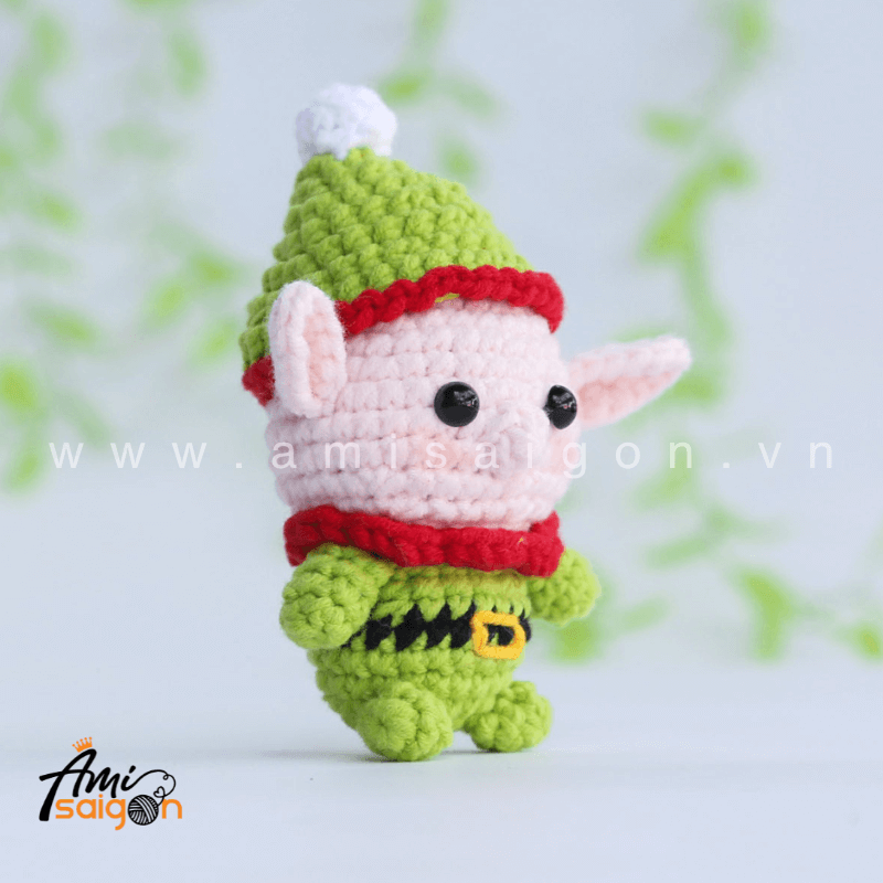 Móc khóa yêu tinh Giáng sinh bằng len amigurumi - Chart móc miễn phí AmiSaigon (Ảnh: @amisaigonvn)