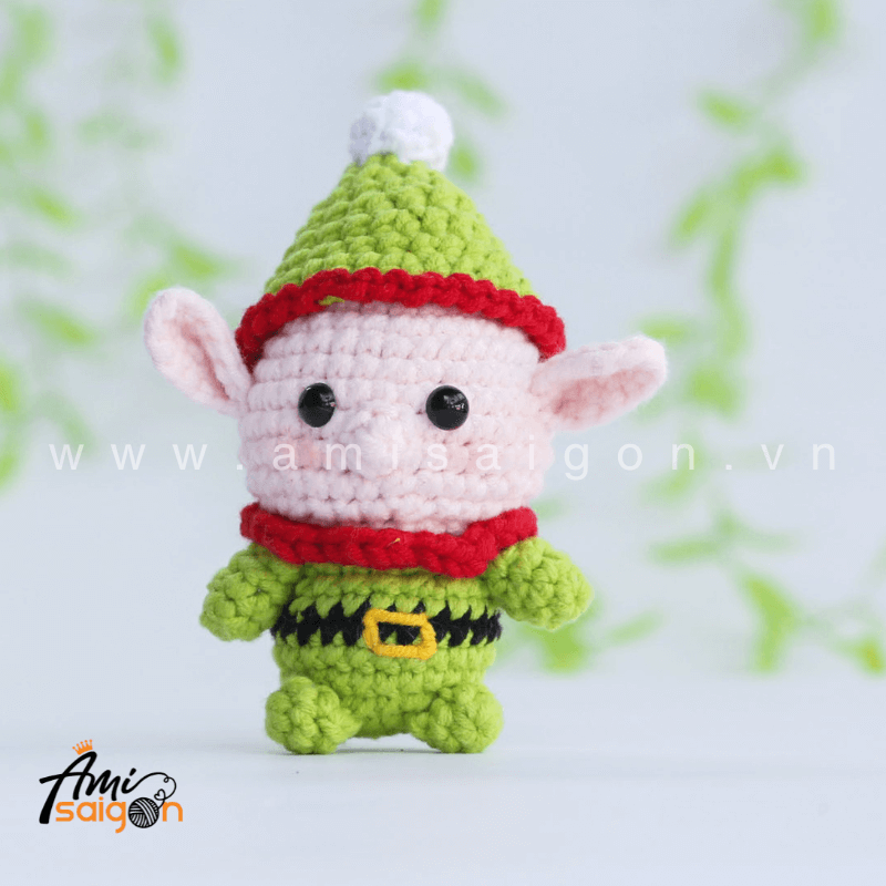 Móc khóa yêu tinh Giáng sinh bằng len amigurumi - Chart móc miễn phí AmiSaigon (Ảnh: @amisaigonvn)