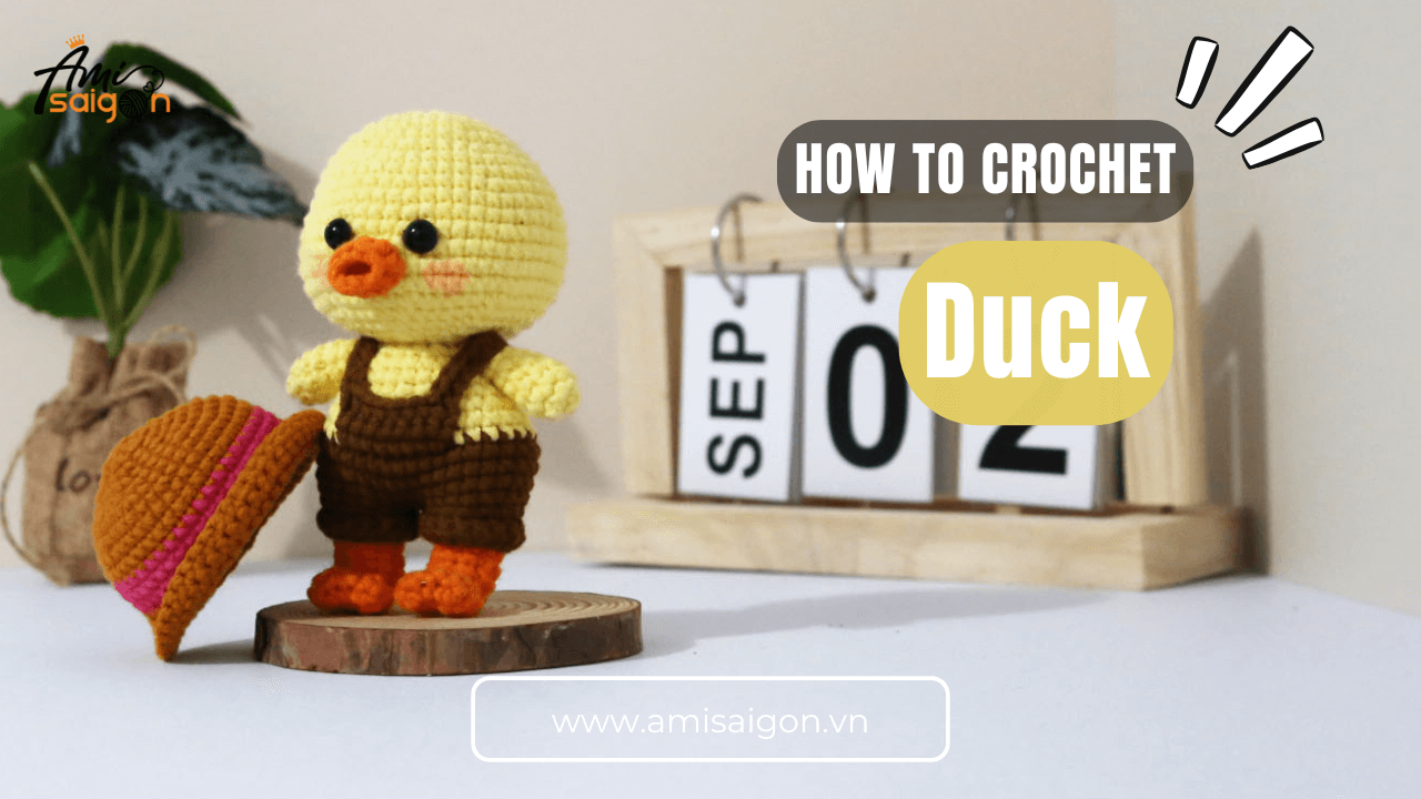 Amigurumi duck with hat free crochet pattern