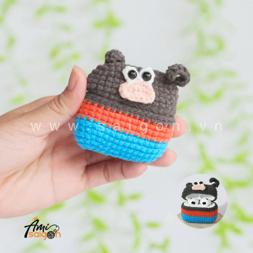 Free amigurumi Pluto dog earphone case crochet pattern