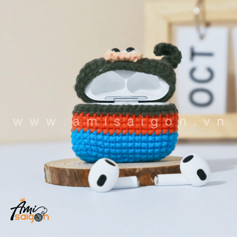 Amigurumi Pluto dog Earphone Case - Free Crochet pattern by AmiSaigon