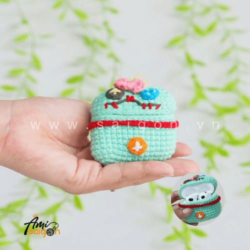 Free amigurumi Scrump earphone case crochet pattern