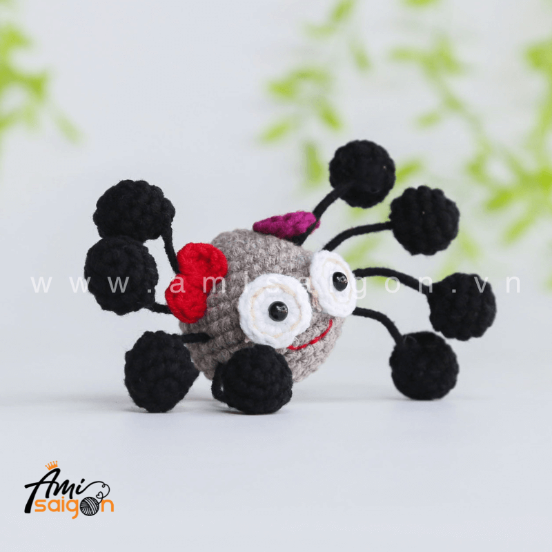 Móc khóa con nhện len độc lạ amigurumi - Chart móc miễn phí AmiSaigon (Ảnh: @amisaigonvn)