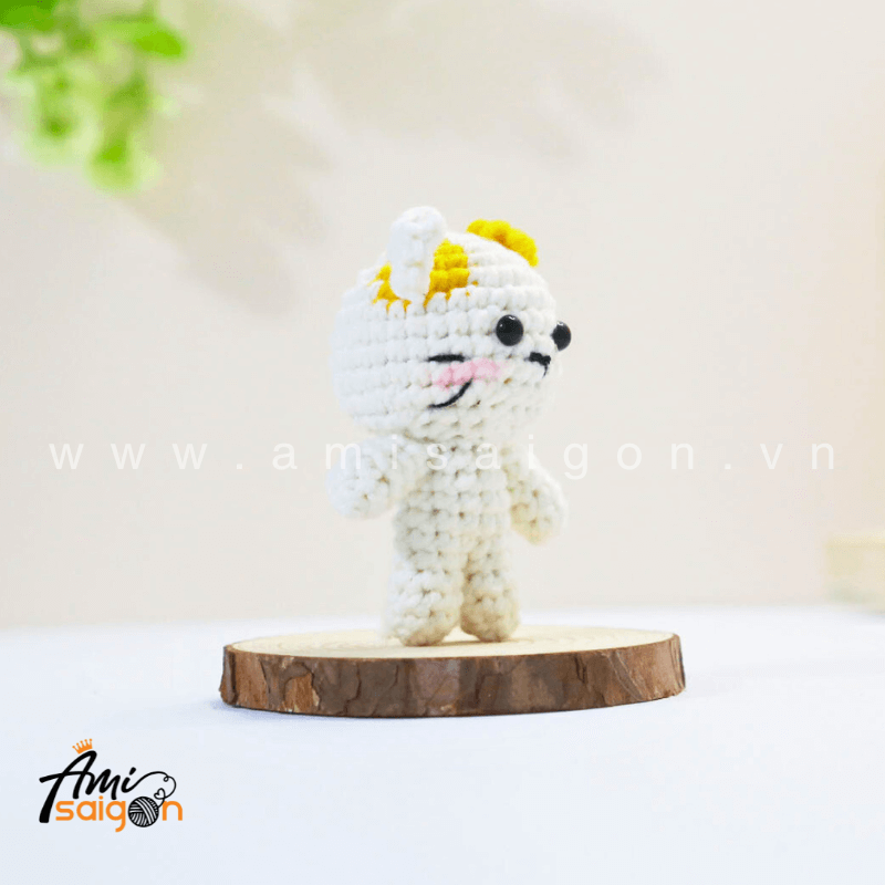 Tiny Amigurumi Cat - Free Crochet pattern by AmiSaigon