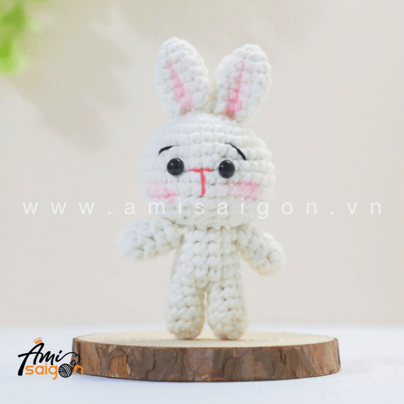 Amigurumi Rabbit - Free Crochet pattern by AmiSaigon