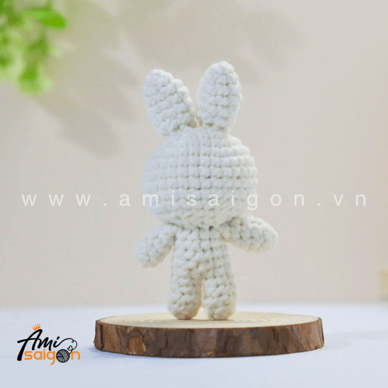 Amigurumi Rabbit - Free Crochet pattern by AmiSaigon