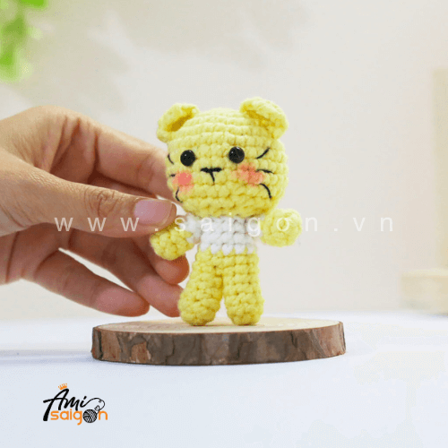 Cat with shirt amigurumi free crochet pattern