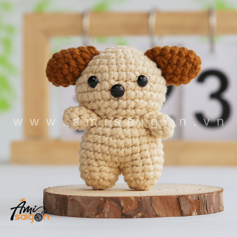 Tiny Amigurumi Dog - Free Crochet pattern by AmiSaigon