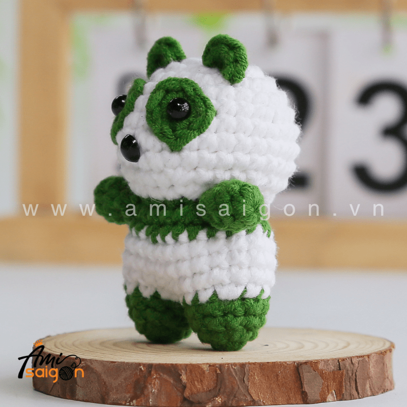 Amigurumi little Panda - Free Crochet pattern by AmiSaigon