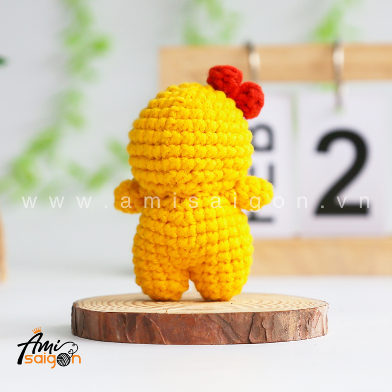 Amigurumi Duck with a bow - Free Crochet pattern by AmiSaigon