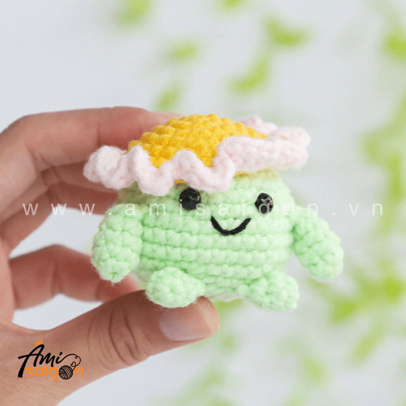 Móc khóa búp bê hoa bằng len amigurumi - Chart móc miễn phí @amisaigonvn