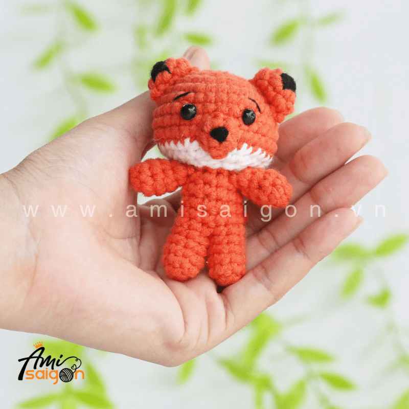 Bé cáo nhỏ xinh bằng len amigurumi - Chart móc miễn phí @amisaigonvn