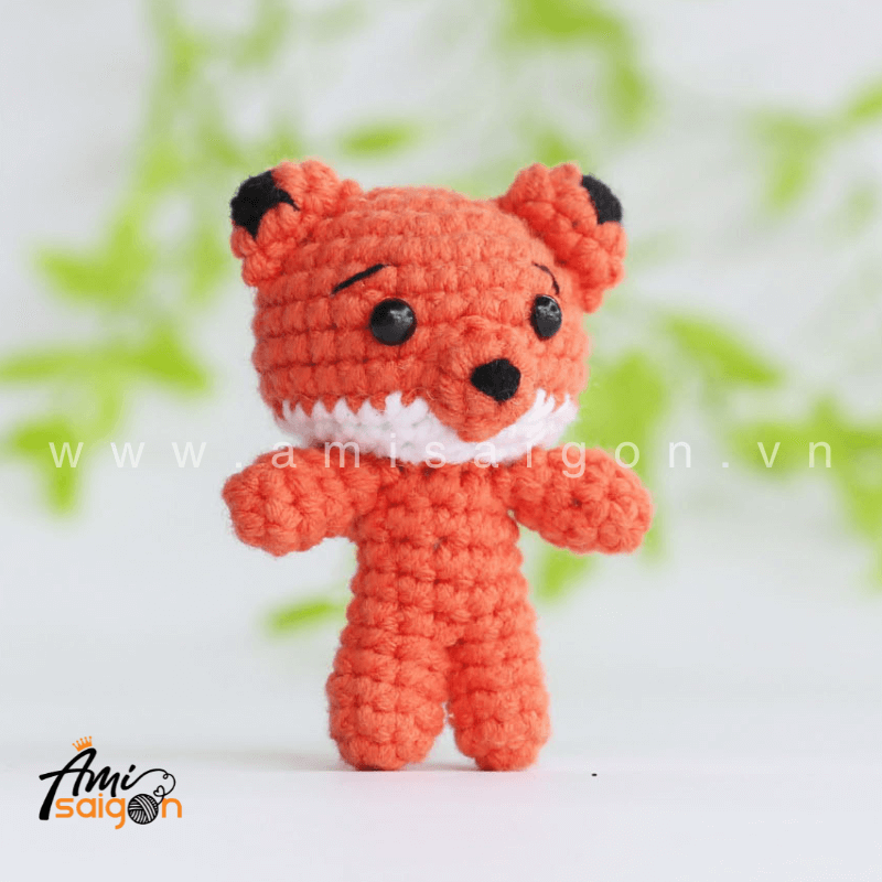 Bé cáo nhỏ xinh bằng len amigurumi - Chart móc miễn phí @amisaigonvn
