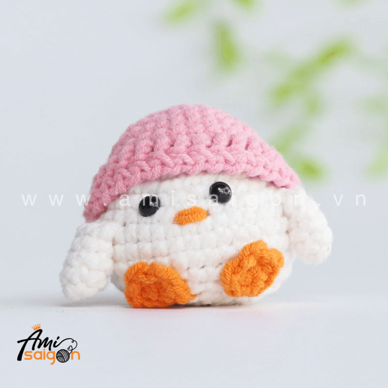 Móc khóa gà con đội nón bằng len amigurumi - Chart móc miễn phí @amisaigonvn