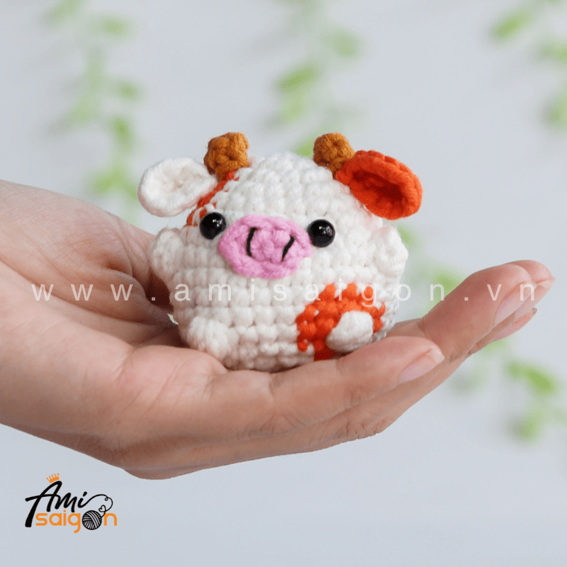 Amigurumi Cow - Free Crochet pattern by AmiSaigon