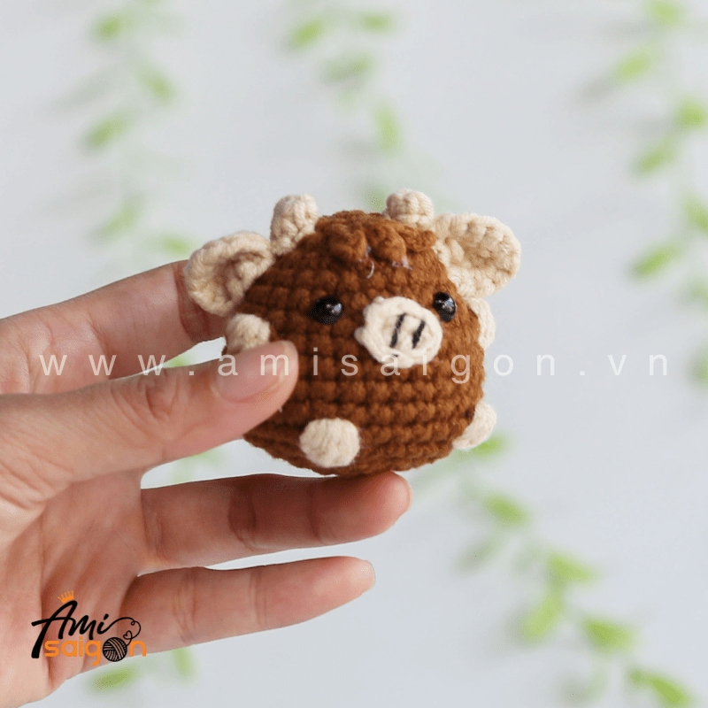 Amigurumi little Cow No-Sew - Free Crochet pattern by AmiSaigon