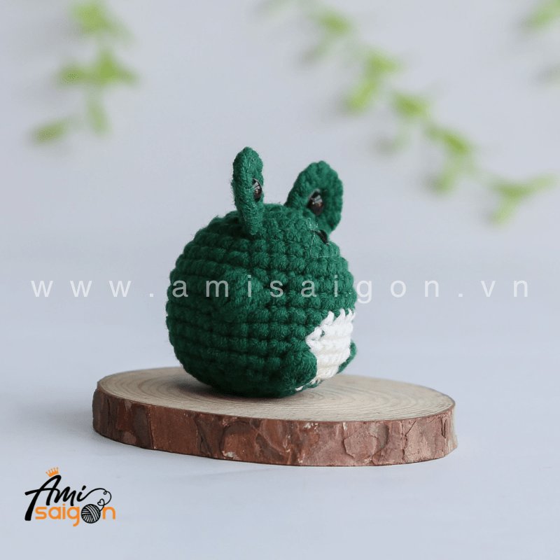 Amigurumi Little Frog - Free Crochet pattern by AmiSaigon