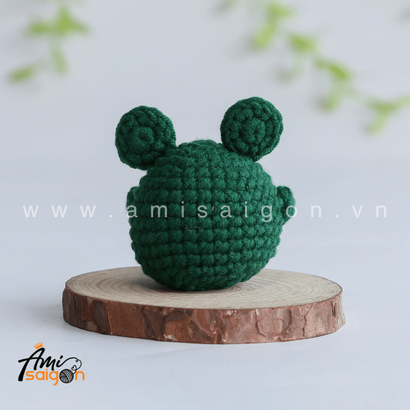 Amigurumi Little Frog - Free Crochet pattern by AmiSaigon