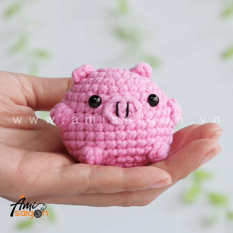 Amigurumi Little Pig No-Sew - Free Crochet pattern by AmiSaigon