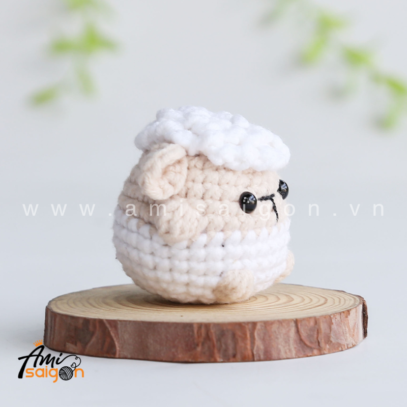 No-sew Amigurumi little Sheep - Free Crochet pattern by AmiSaigon