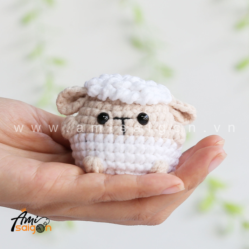 No-sew Amigurumi little Sheep - Free Crochet pattern by AmiSaigon