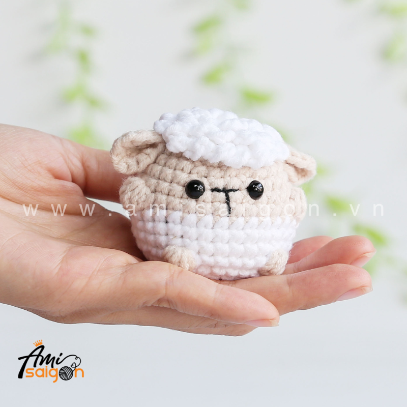 No-sew Amigurumi little Sheep - Free Crochet pattern by AmiSaigon