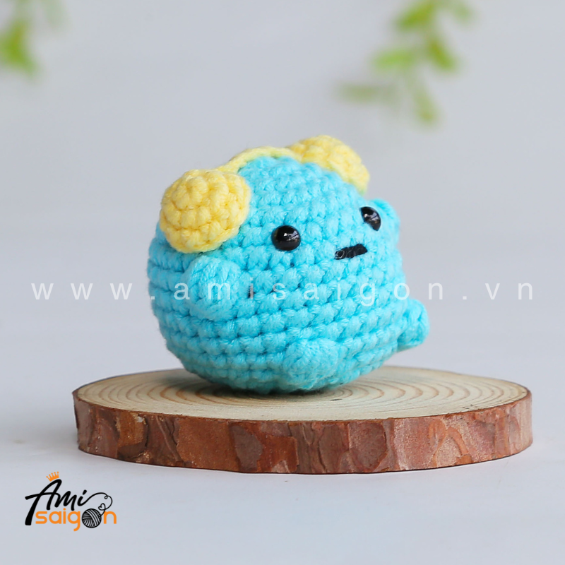 No-Sew Amigurumi little Smiski - Free Crochet pattern by AmiSaigon