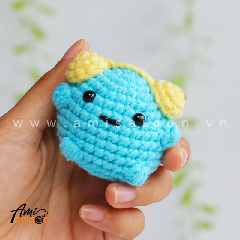 No-Sew Amigurumi little Smiski - Free Crochet pattern by AmiSaigon