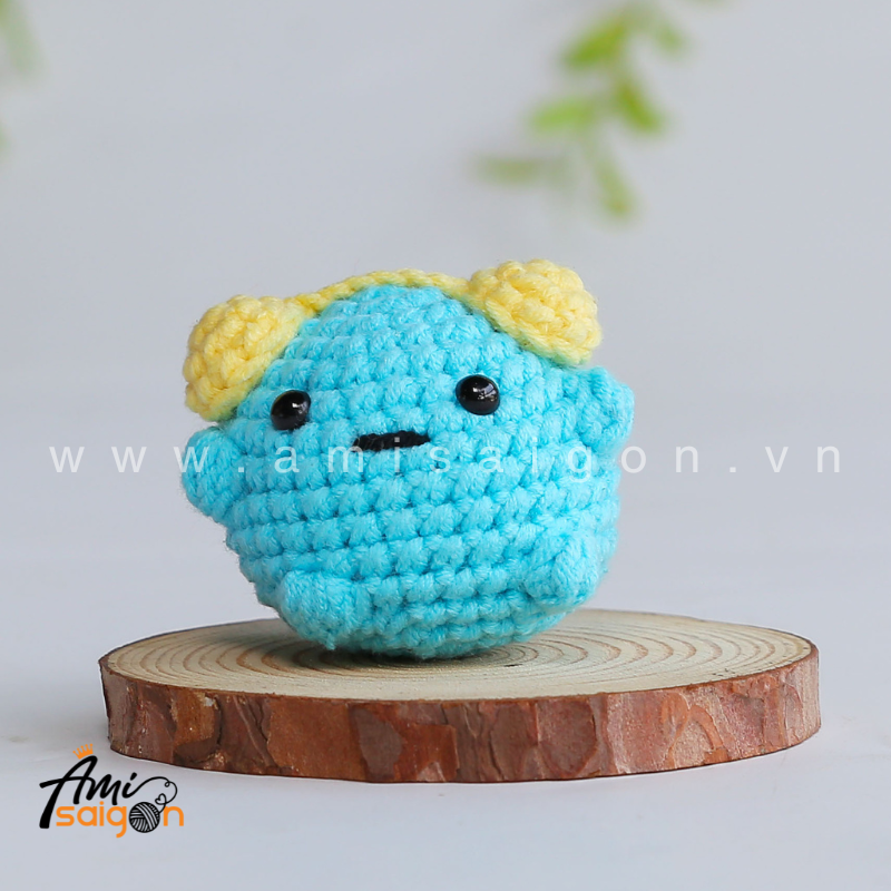 No-Sew Amigurumi little Smiski - Free Crochet pattern by AmiSaigon